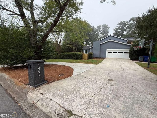 1498 Meadowcreek Court, Dunwoody, GA 30338