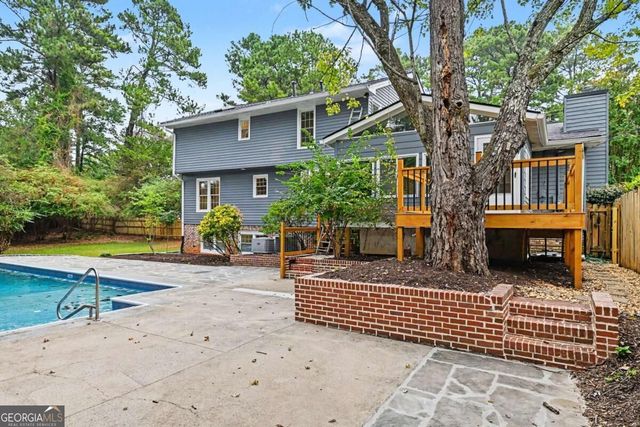 1498 Meadowcreek Court, Dunwoody, GA 30338