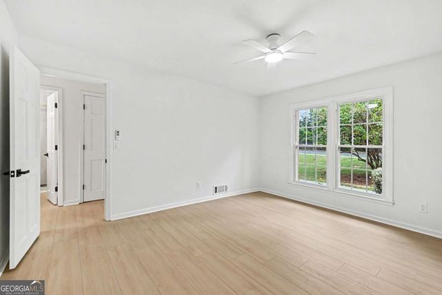 1498 Meadowcreek Court, Dunwoody, GA 30338