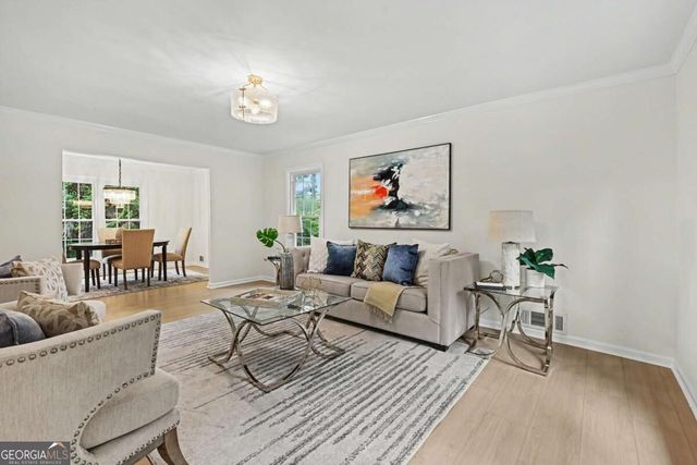1498 Meadowcreek Court, Dunwoody, GA 30338
