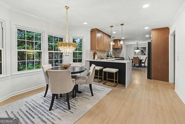 1498 Meadowcreek Court, Dunwoody, GA 30338