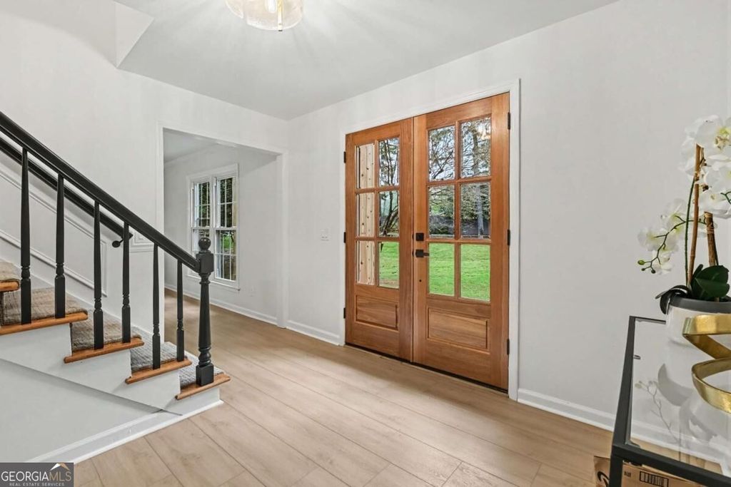 1498 Meadowcreek Court, Dunwoody, GA 30338 — photo 4