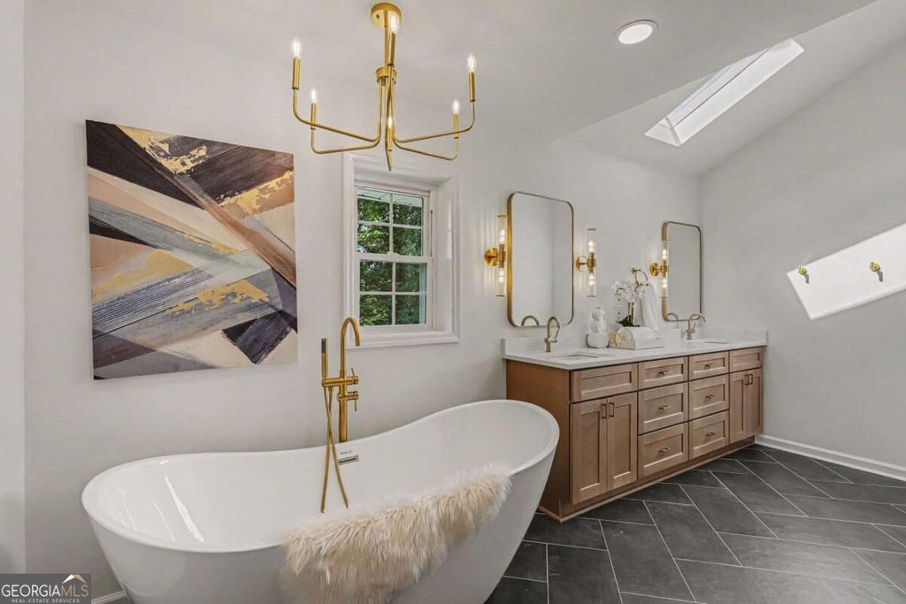 1498 Meadowcreek Court, Dunwoody, GA 30338 — photo 5