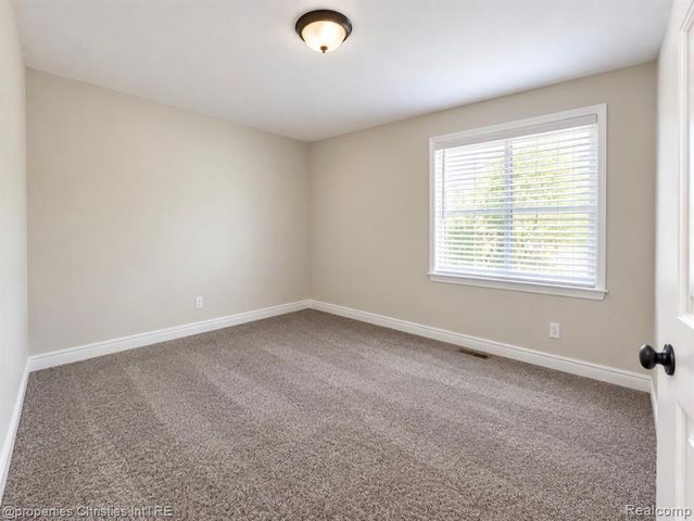 15321 Joan Street, Oak Park, MI 48237