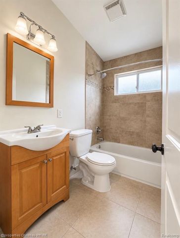 15321 Joan Street, Oak Park, MI 48237