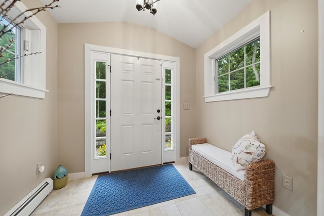 11 Montgomery Farm Road, Derry, NH 03038