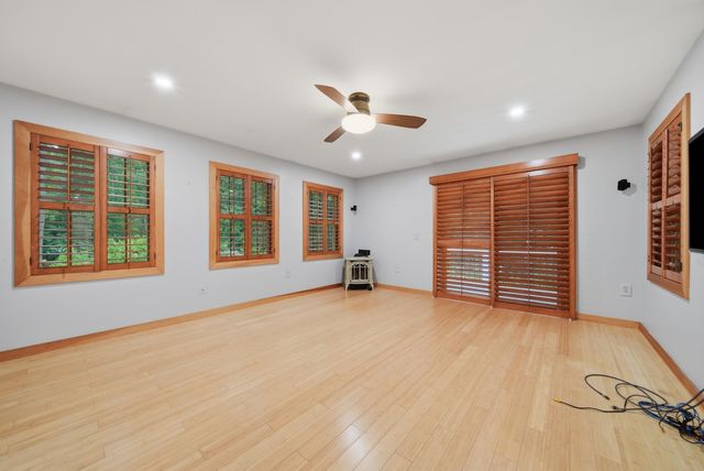 11 Montgomery Farm Road, Derry, NH 03038