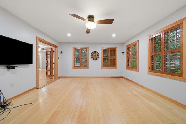 11 Montgomery Farm Road, Derry, NH 03038