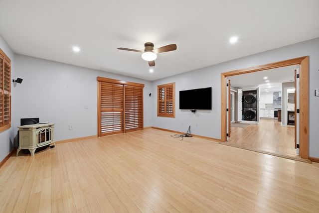 11 Montgomery Farm Road, Derry, NH 03038
