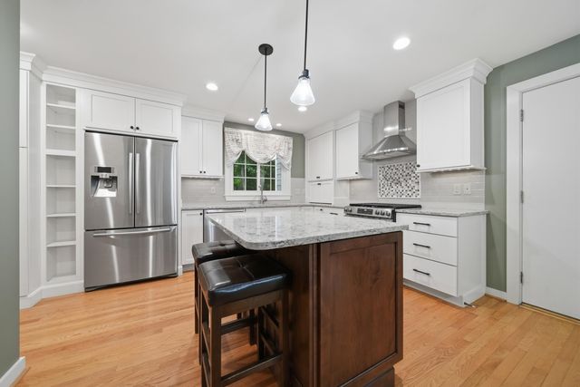 11 Montgomery Farm Road, Derry, NH 03038