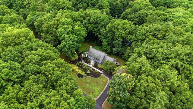 11 Montgomery Farm Road, Derry, NH 03038