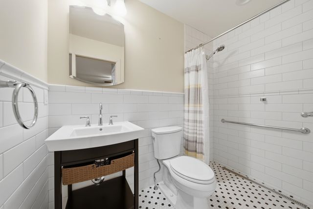 11 Montgomery Farm Road, Derry, NH 03038