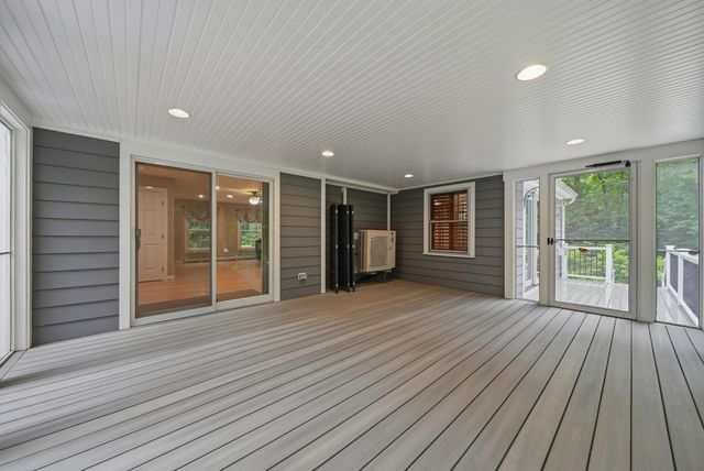 11 Montgomery Farm Road, Derry, NH 03038