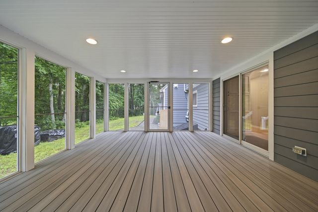 11 Montgomery Farm Road, Derry, NH 03038