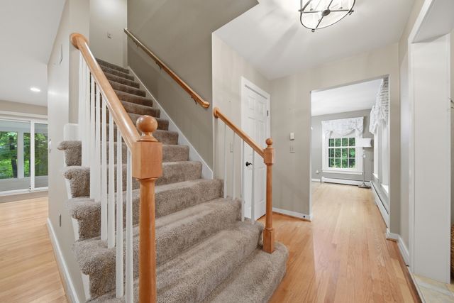 11 Montgomery Farm Road, Derry, NH 03038