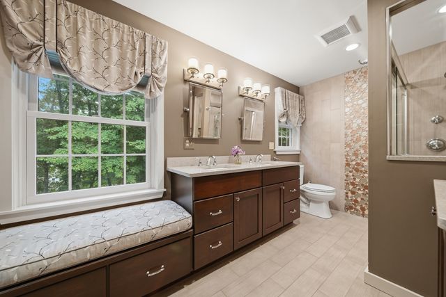 11 Montgomery Farm Road, Derry, NH 03038