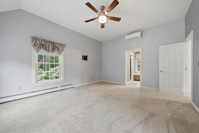 11 Montgomery Farm Road, Derry, NH 03038
