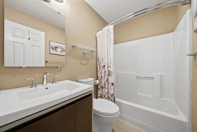 11 Montgomery Farm Road, Derry, NH 03038