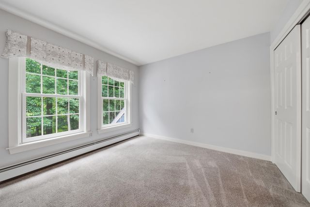 11 Montgomery Farm Road, Derry, NH 03038