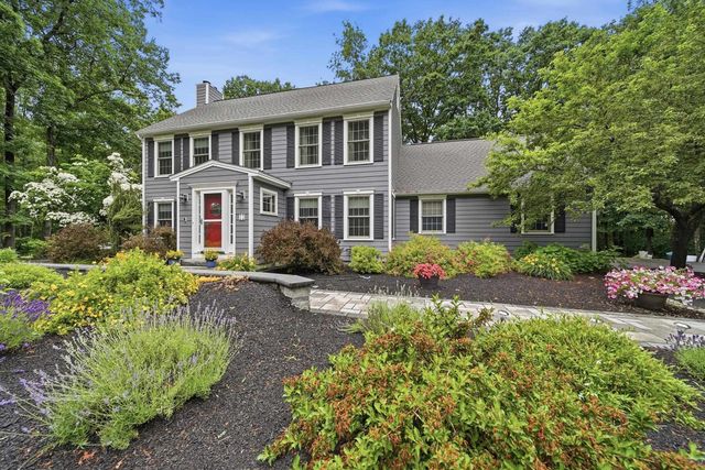 11 Montgomery Farm Road, Derry, NH 03038