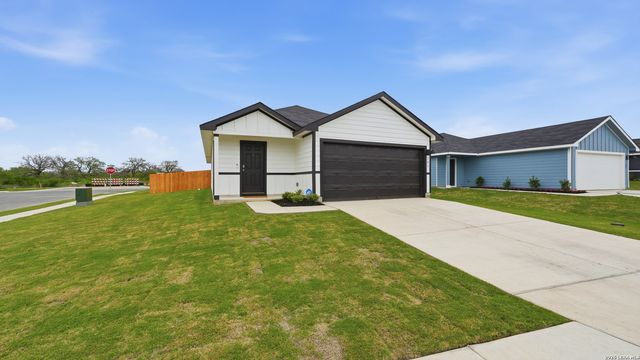 303 Wild Goose, Luling, TX 78648