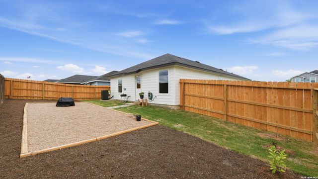 303 Wild Goose, Luling, TX 78648
