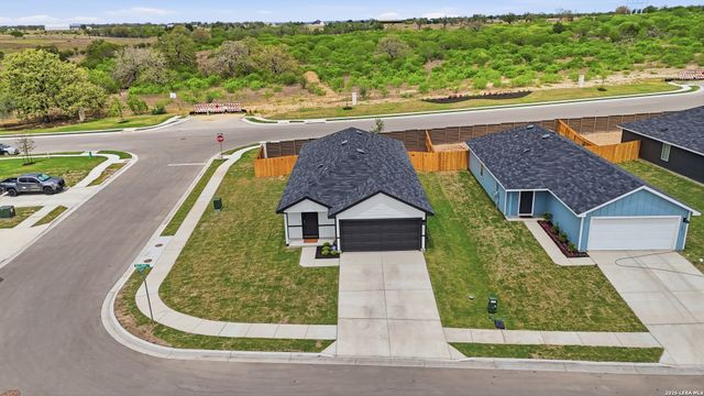 303 Wild Goose, Luling, TX 78648