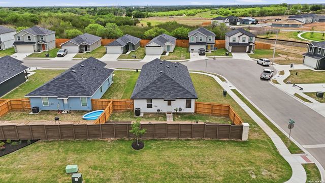 303 Wild Goose, Luling, TX 78648