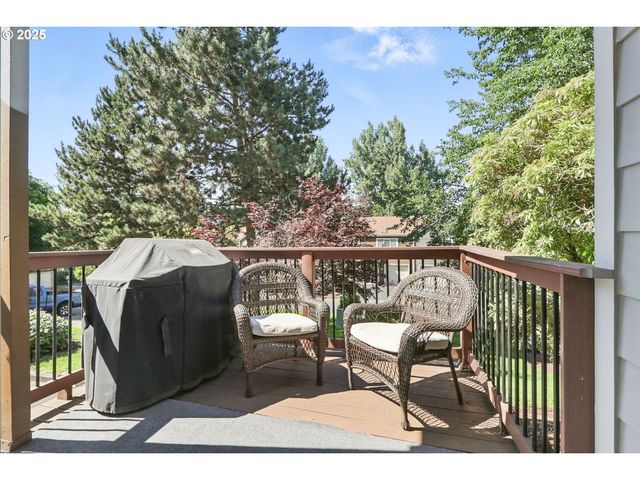 7167 Sw SAGERT St 101, Tualatin, OR 97062