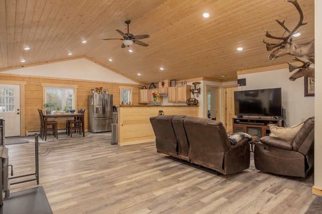 3727 HORUS CT, North Pole, AK 99705