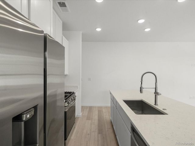 2060 S Holly Street 1, Denver, CO 80222