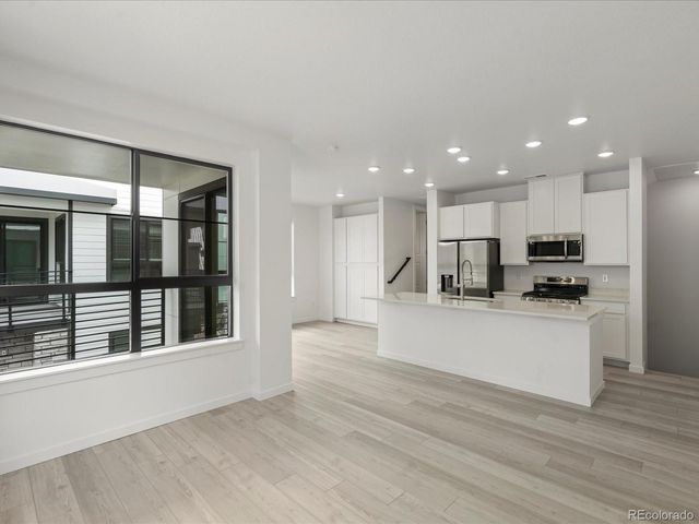 2060 S Holly Street 1, Denver, CO 80222