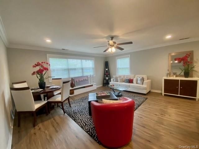 219 Adams Way 219, Sayville, NY 11782