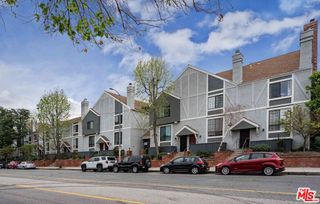 18100 Burbank Boulevard 26, Tarzana, CA 91356