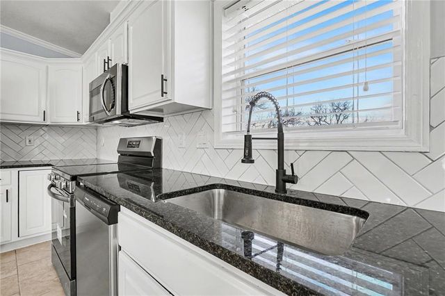 2425 S 55th Street, Kansas City, KS 66106