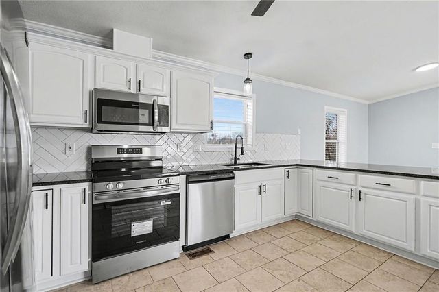 2425 S 55th Street, Kansas City, KS 66106