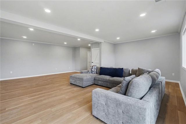 2425 S 55th Street, Kansas City, KS 66106