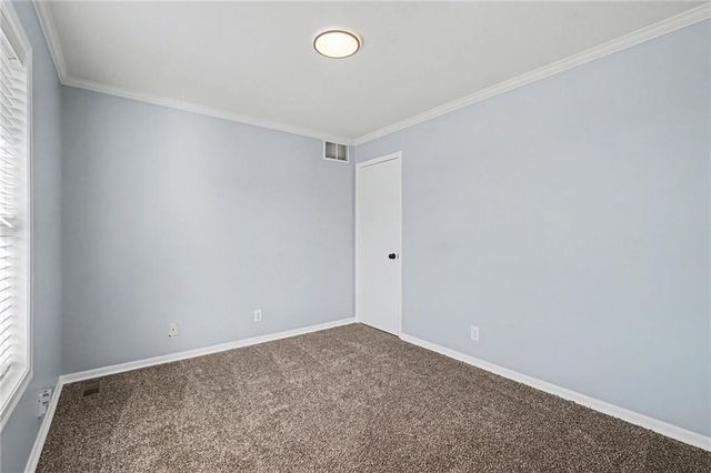 2425 S 55th Street, Kansas City, KS 66106