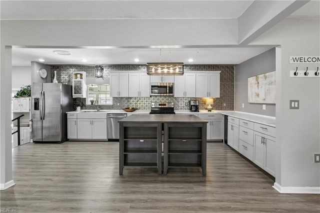 864 Costigan DR, Newport News, VA 23608