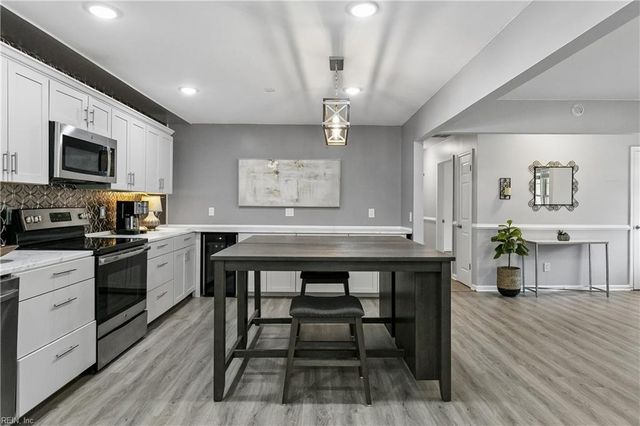 864 Costigan DR, Newport News, VA 23608