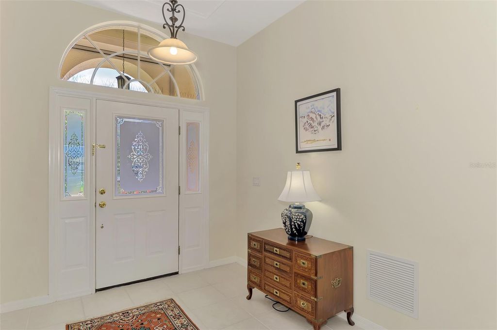 Image 12 of property listing at 5153 HIGHBURY CIRCLE, Sarasota, FL 34238