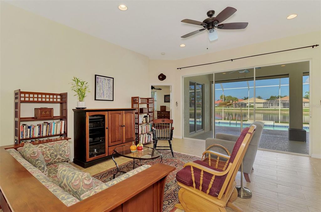 Image 16 of property listing at 5153 HIGHBURY CIRCLE, Sarasota, FL 34238