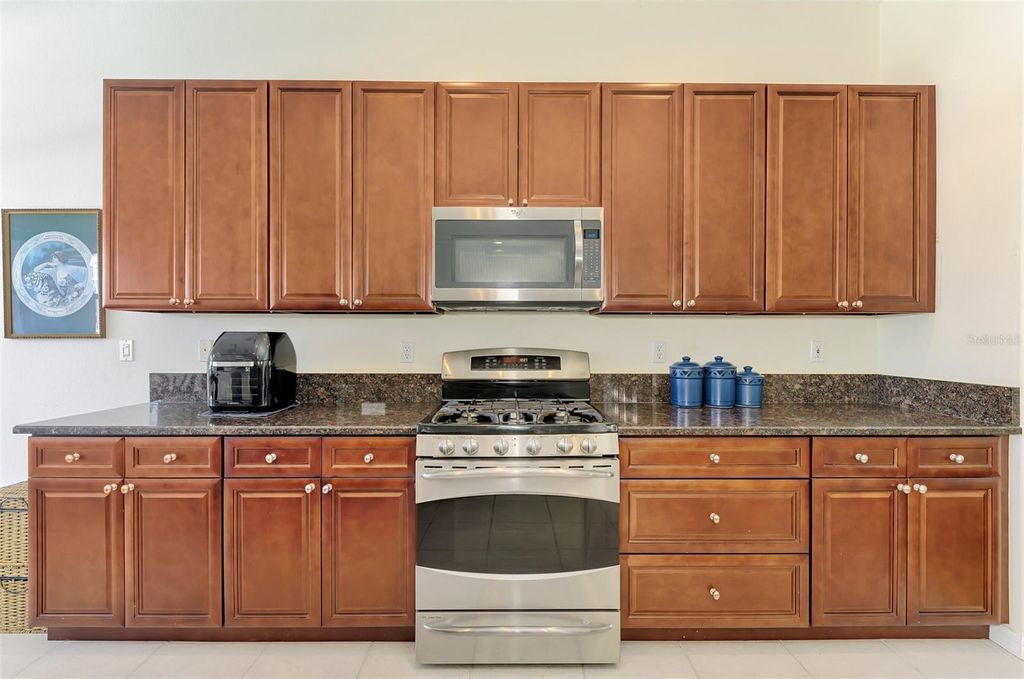 Image 27 of property listing at 5153 HIGHBURY CIRCLE, Sarasota, FL 34238