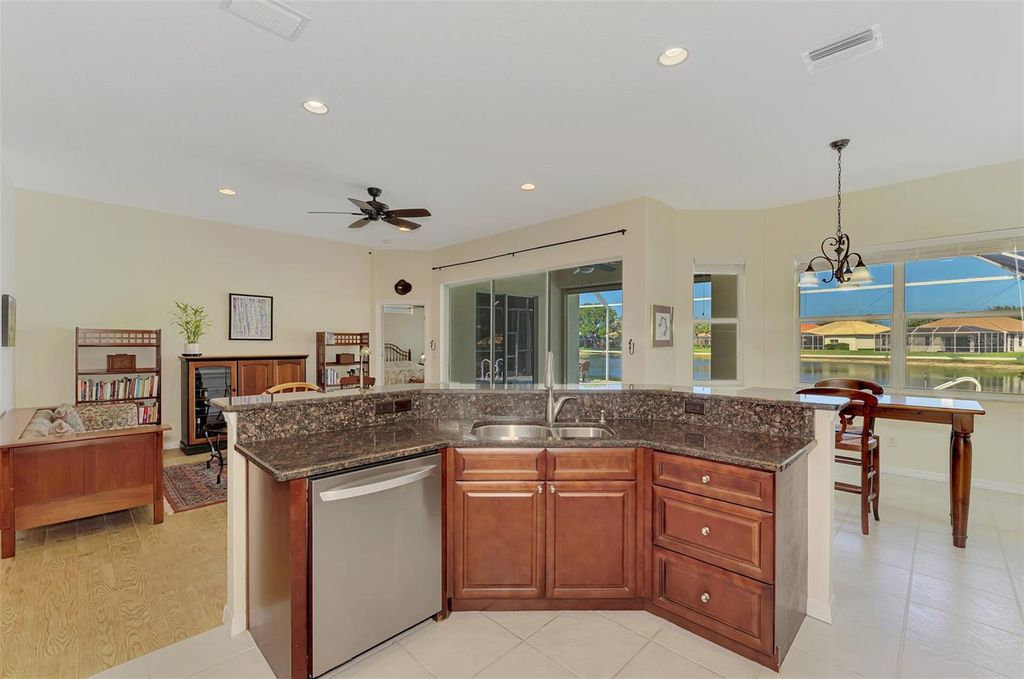 Image 29 of property listing at 5153 HIGHBURY CIRCLE, Sarasota, FL 34238