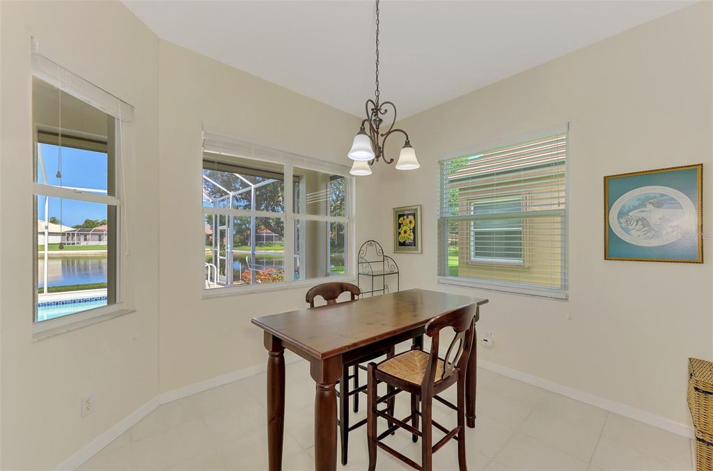 Image 31 of property listing at 5153 HIGHBURY CIRCLE, Sarasota, FL 34238