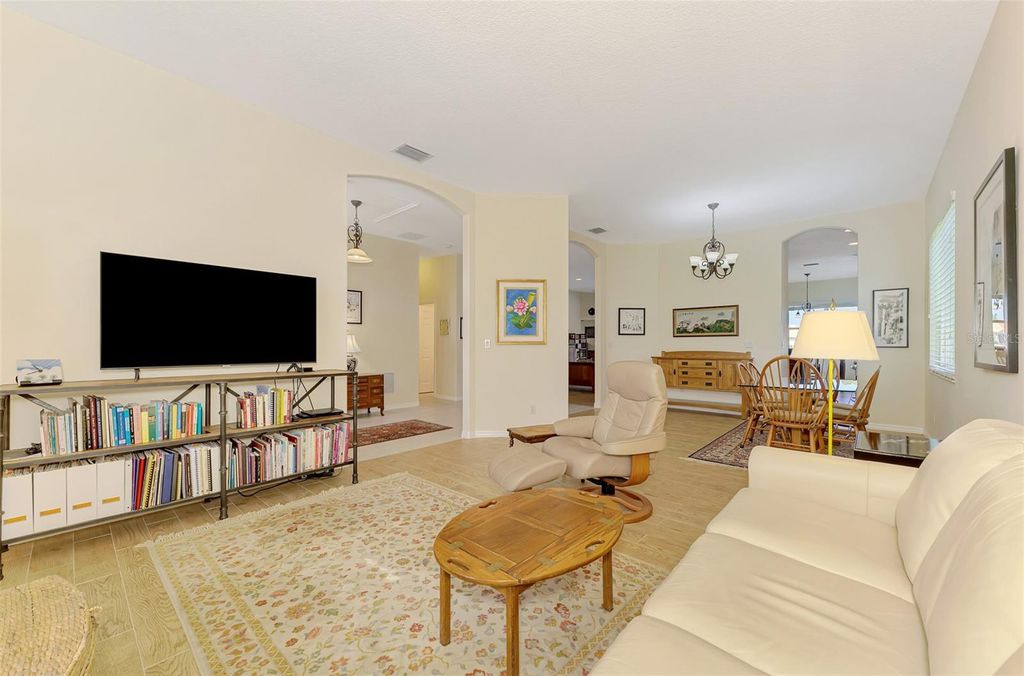 Image 42 of property listing at 5153 HIGHBURY CIRCLE, Sarasota, FL 34238