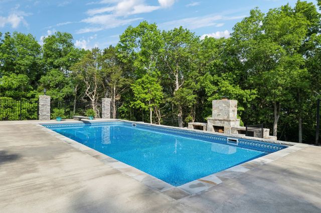 150 Valley Vista Dr, Carthage, TN 37030