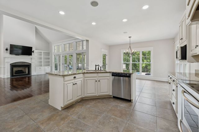 150 Valley Vista Dr, Carthage, TN 37030