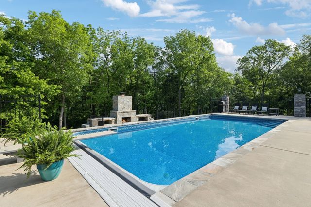 150 Valley Vista Dr, Carthage, TN 37030