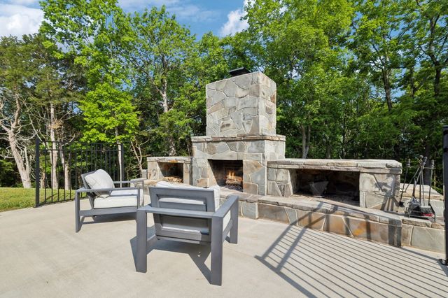 150 Valley Vista Dr, Carthage, TN 37030